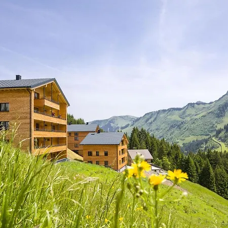 Alpenstolz Haus 3 - Stilvoll Urlauben In Den Bergen Διαμέρισμα Damüls