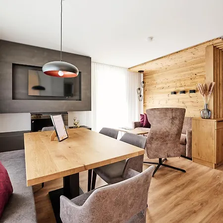 Alpenstolz Haus 3 - Stilvoll Urlauben In Den Bergen Apartment *